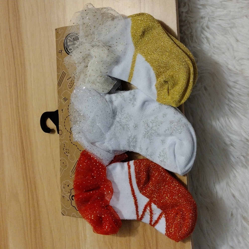 Baby Ruffle Novelty Socks 3 Pair 0-12 Months NWT